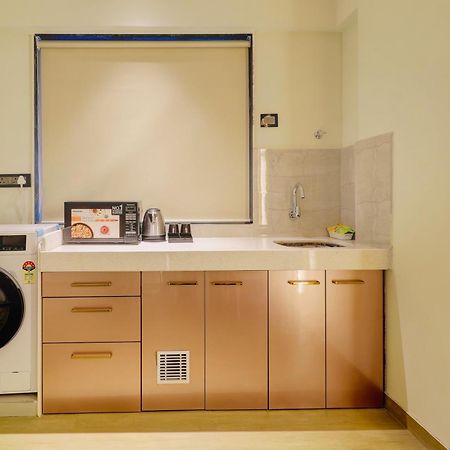 Home2 Suites And Service Apartments, Mumbai Airport Экстерьер фото