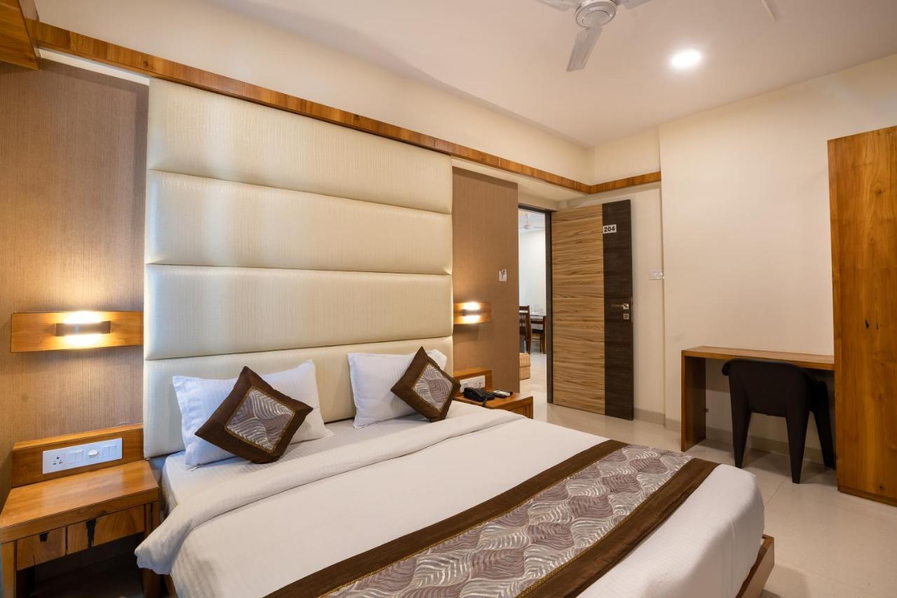 Home2 Suites And Service Apartments, Mumbai Airport Экстерьер фото