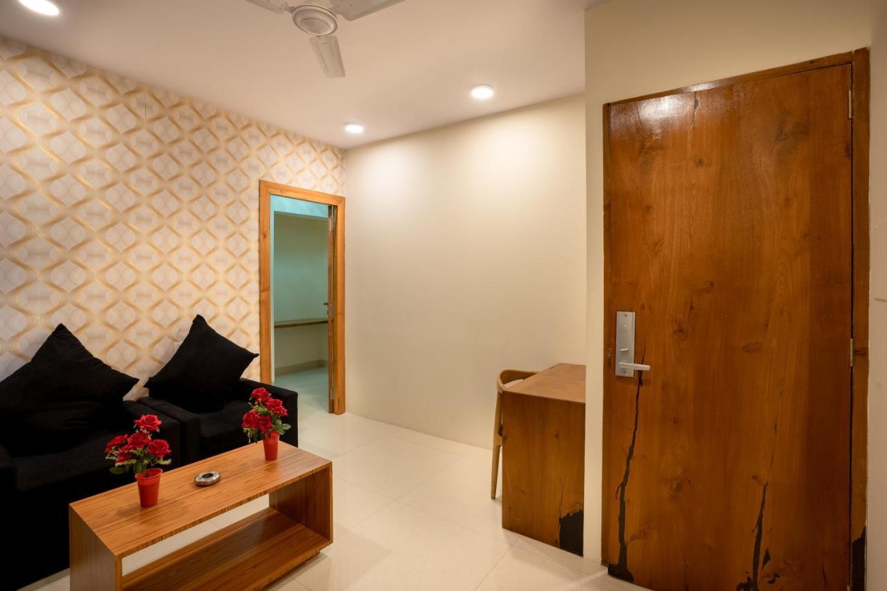 Home2 Suites And Service Apartments, Mumbai Airport Экстерьер фото