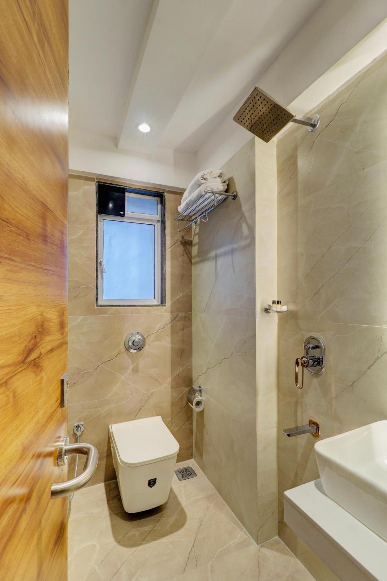 Home2 Suites And Service Apartments, Mumbai Airport Экстерьер фото