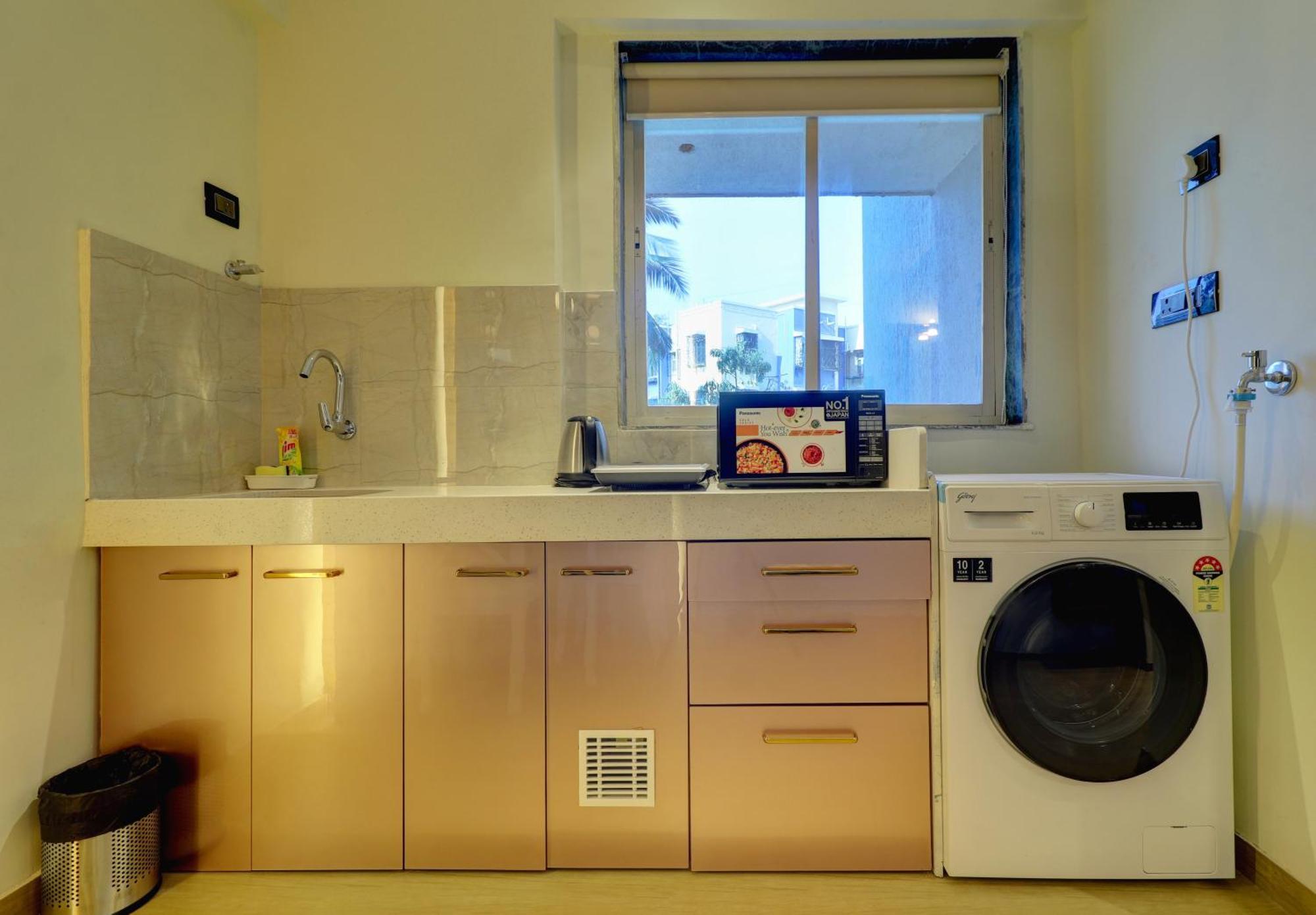 Home2 Suites And Service Apartments, Mumbai Airport Экстерьер фото